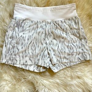 Athleta Trekkie shorts